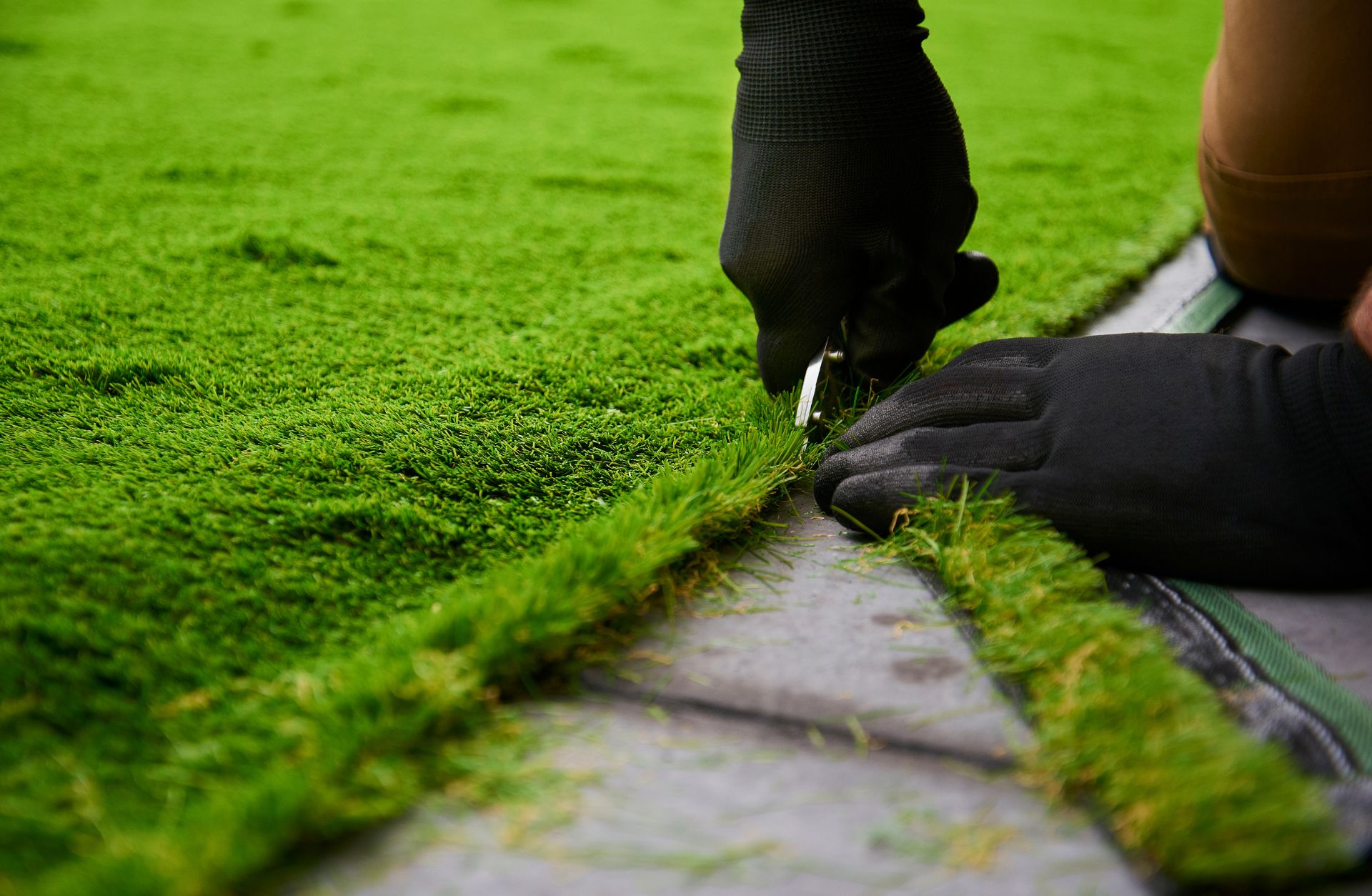 detailing artificial turf yard